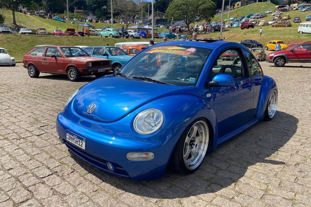 Evento de carros antigos e motos clássicas