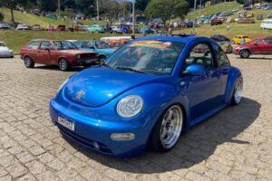 Evento de carros antigos e motos clássicas