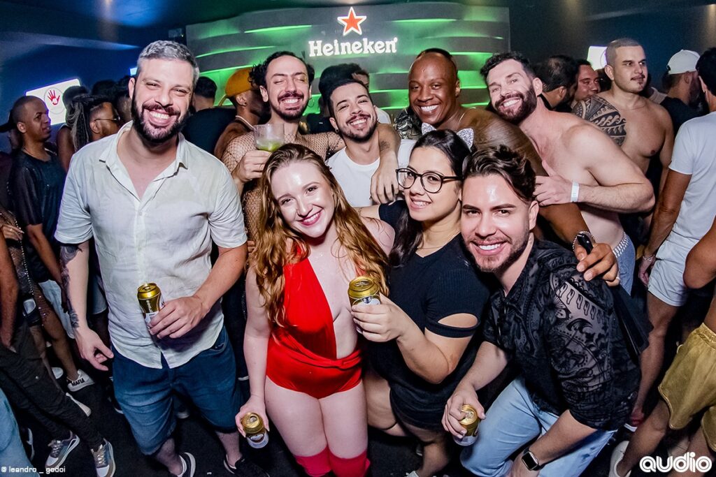 Festa Agrada gregos na Áudio