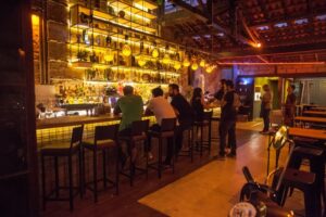 Guilhotina Bar - Lugar para paquera em São Paulo