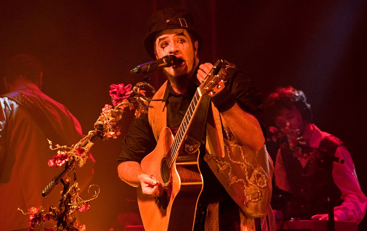 Apresentação do Teatro Mágico