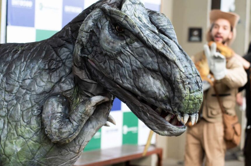 Dinossauro no Expresso Jurássico