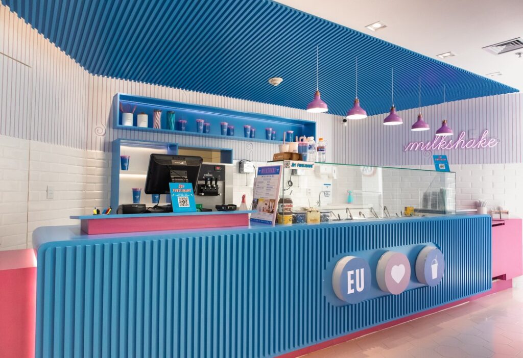 Johnny Joy da milkshake para quem ir tatuado