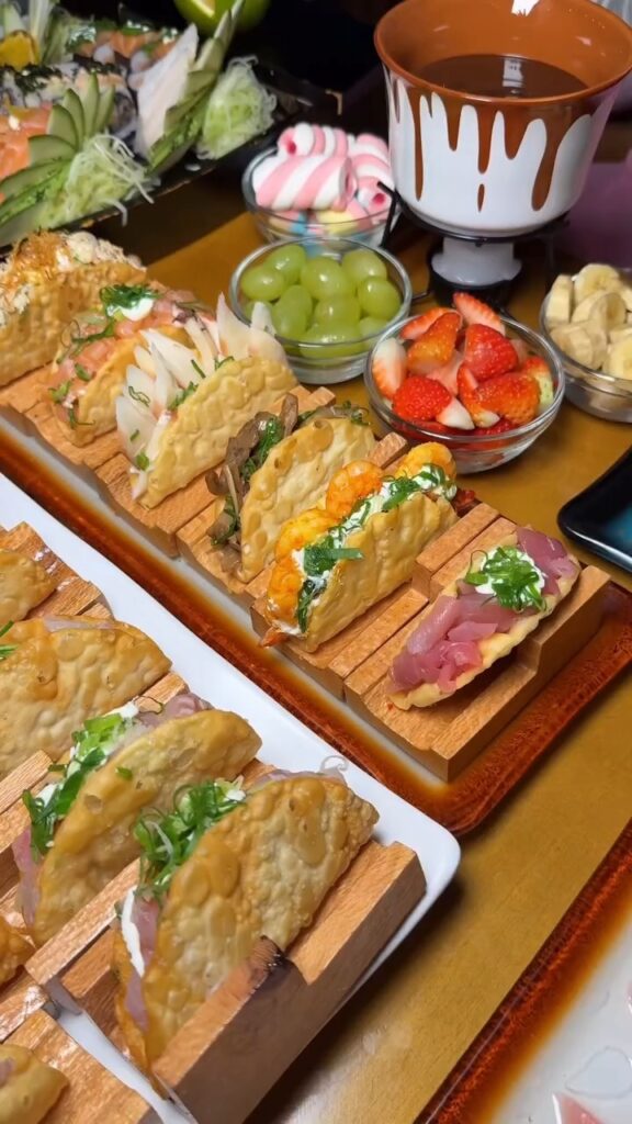 Mesa de tacos do Kyoto Sushi