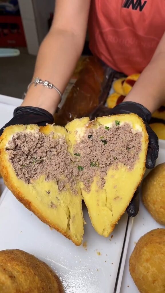 Recheio da maior coxinha de SP