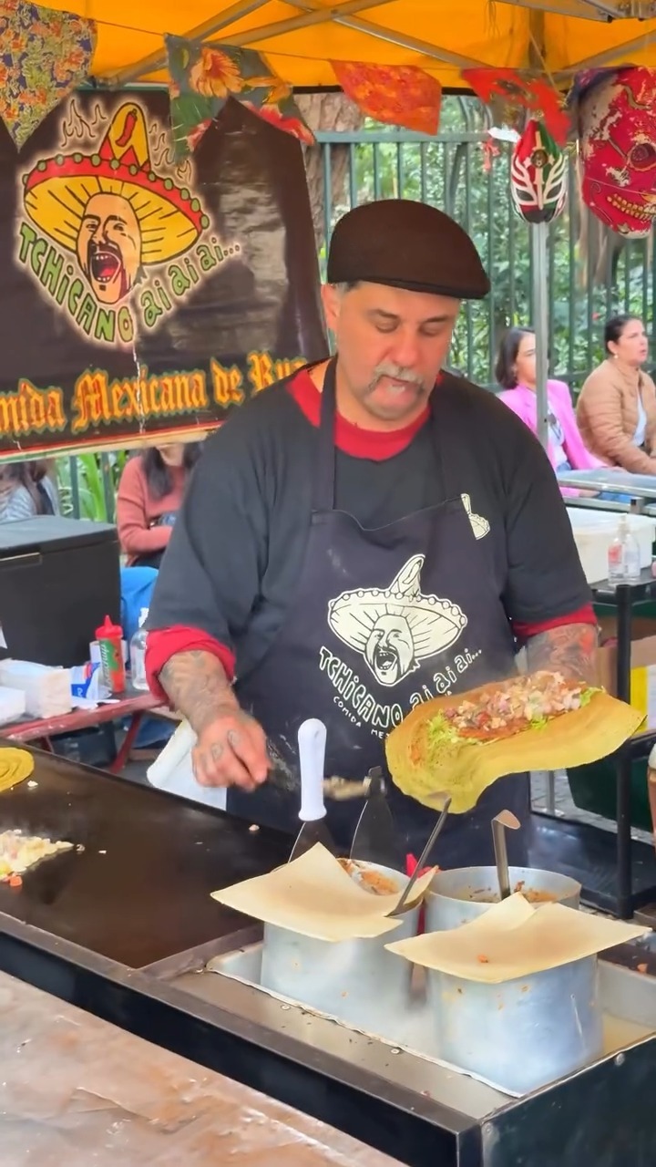 Tenda de comida mexicana na Av Paulista