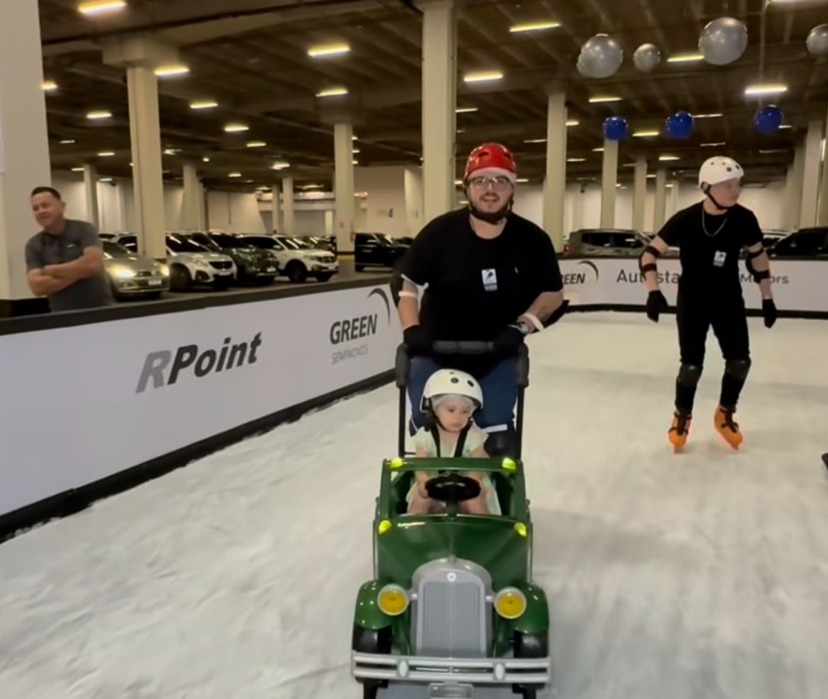 pista de patinação no gelo Parque Shopping Maia (Reprodução @guarudicas