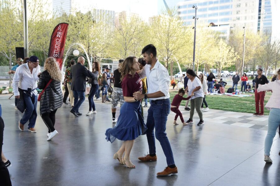Dança de salão no Parque Celso Daniel em Santo André
